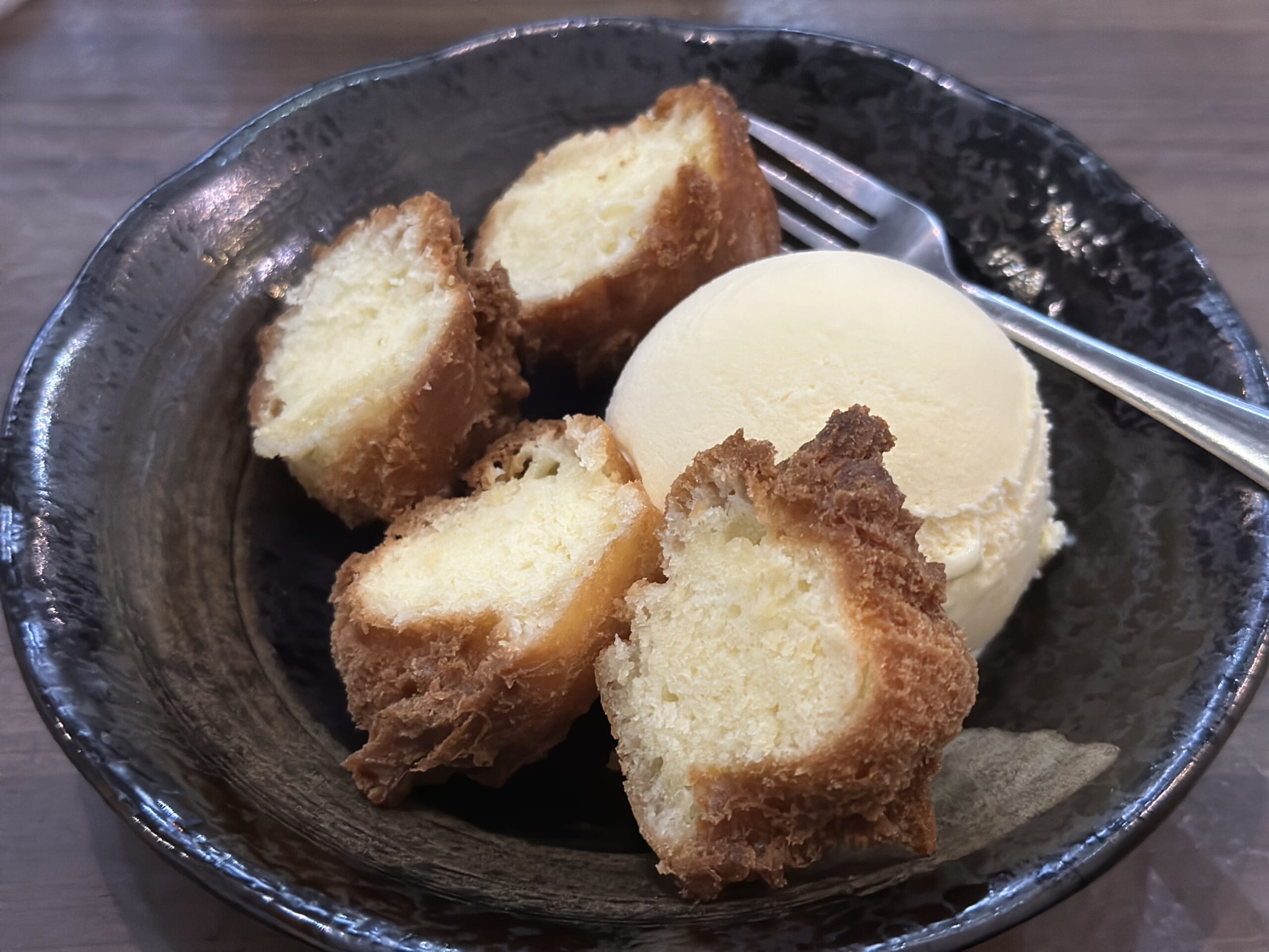 三線ライブ居酒屋祭歌　サーターアンダギー　石垣島　