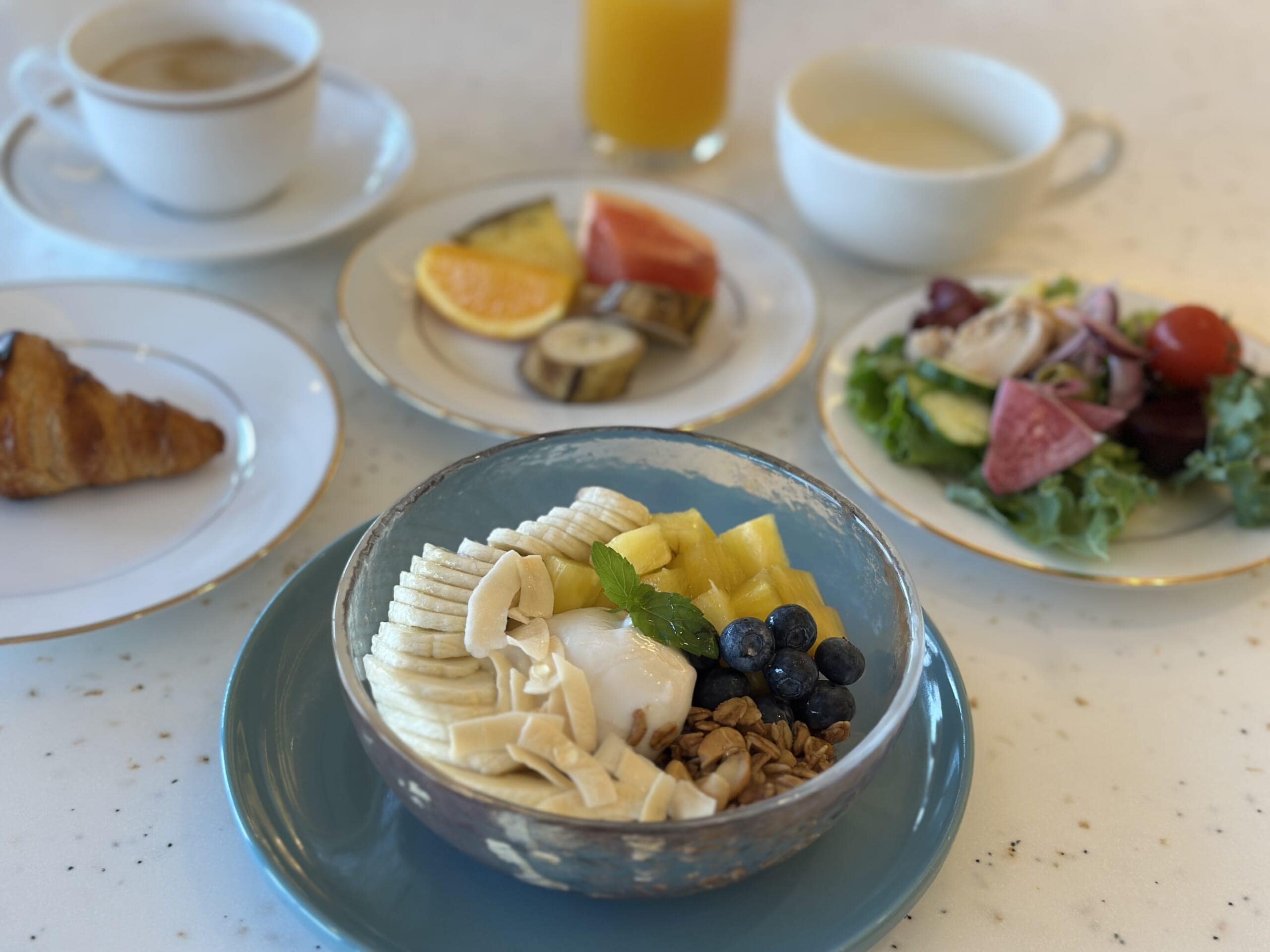 ホテルウブフル石垣　アサイーボウル　朝食