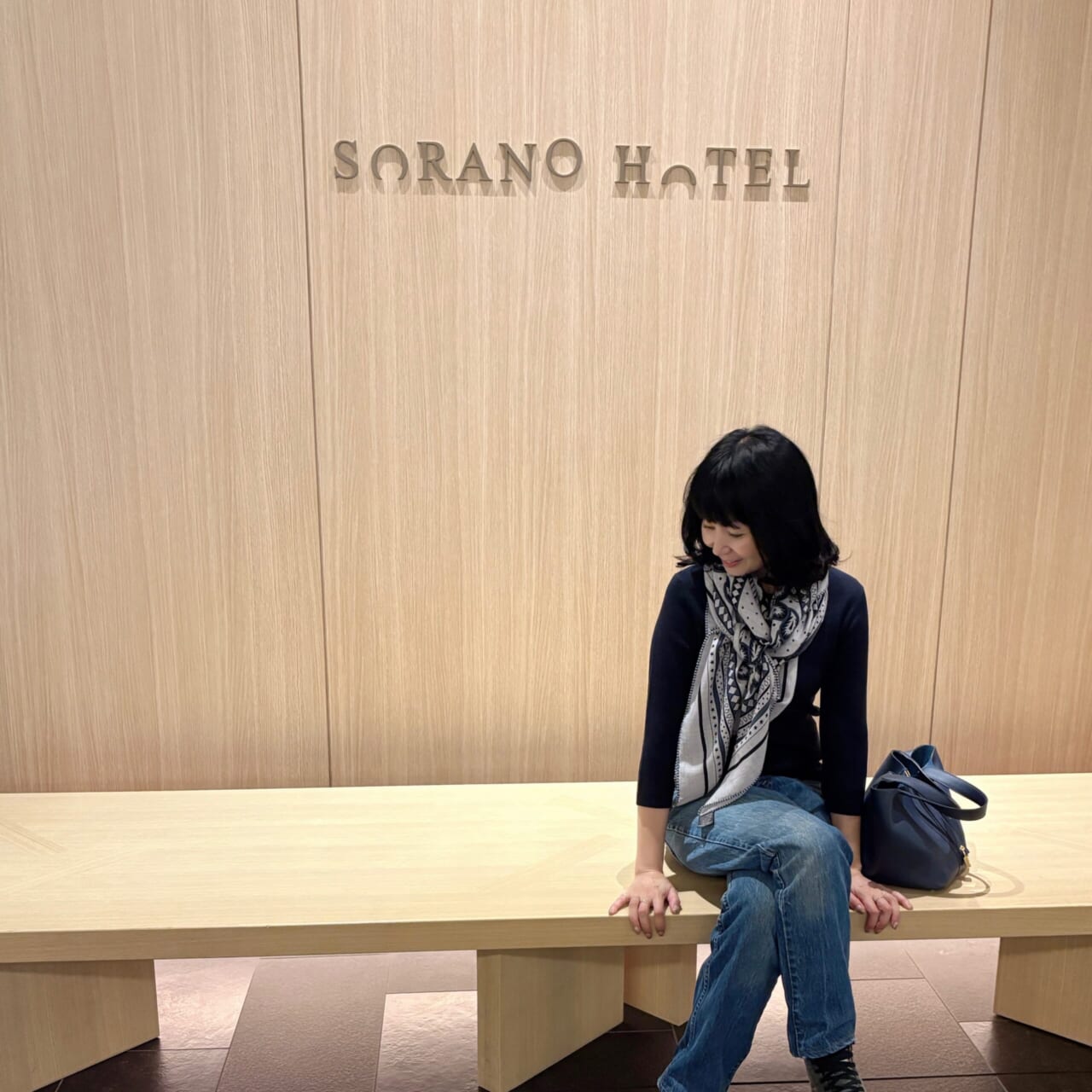 エルメス　カシシルバンダナ柄　カレジェアンコーデ