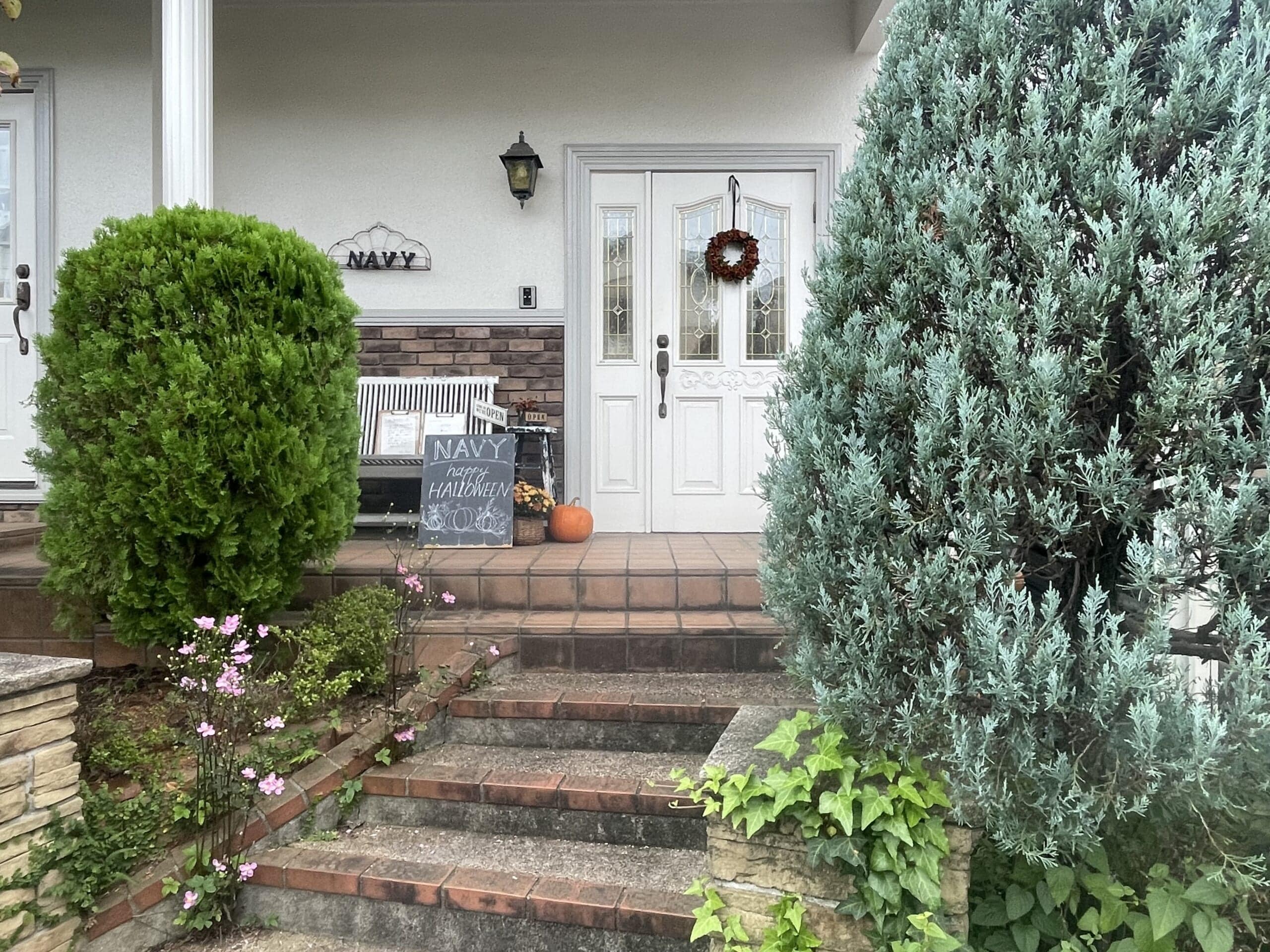 カフェネイビーの2025年10月の外観写真。