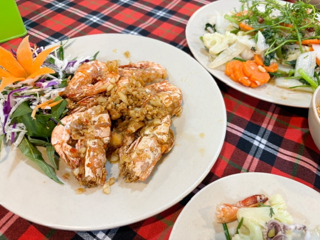 フーコック島・シーフードを食べた時の写真