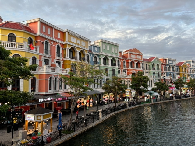 フーコック島・グランドワールドの街並みの写真