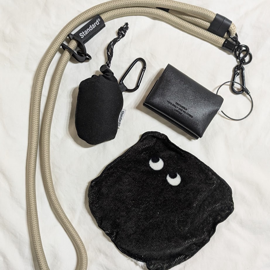 バックの中身　黒　ＬＥＥ１００コポ