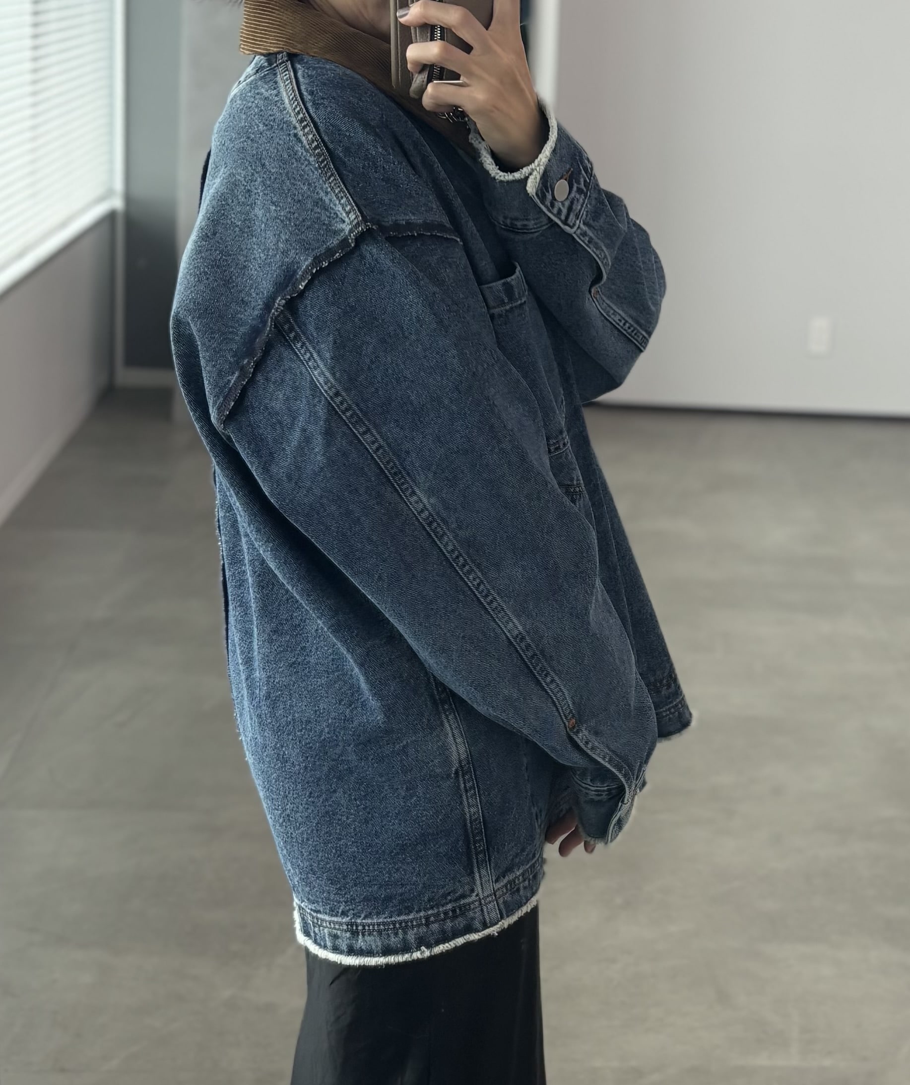 GU×アンダーカバー　カバーオールジャケットを40代レディースが試着　サイド