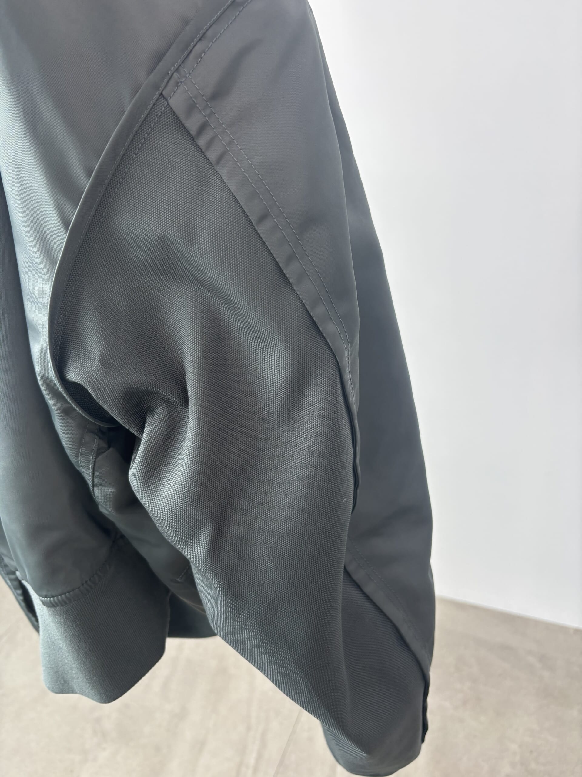 GU×アンダーカバー　リバーシブルブルゾンのデザイン