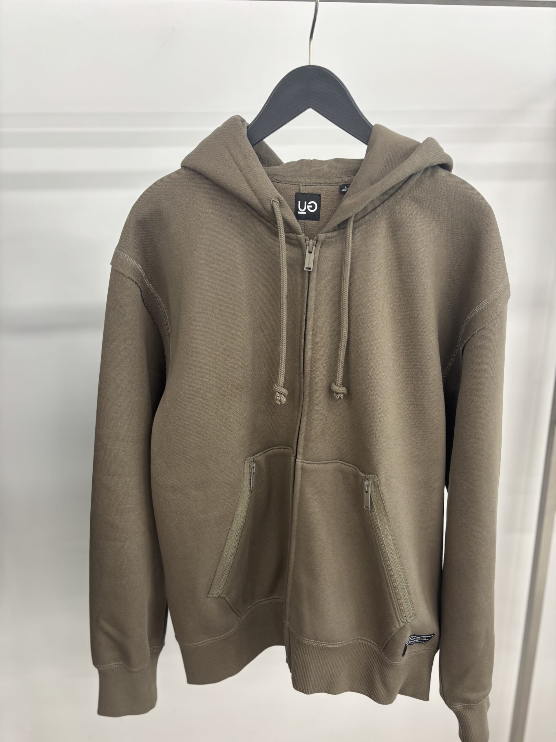 GU×アンダーカバー　ヘビーウェイトスウェットフルジップパーカのデザイン