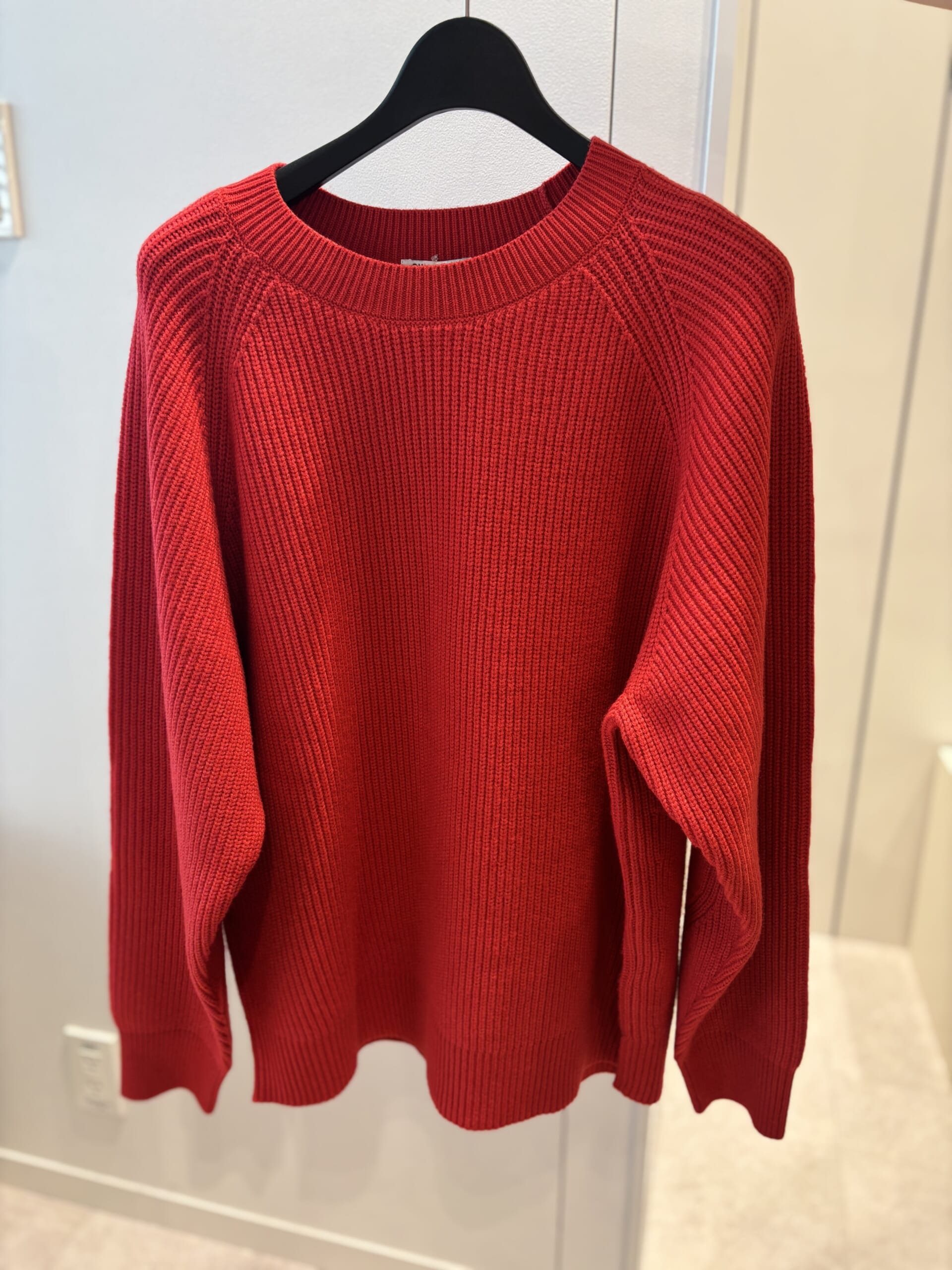 GU アゼクルーネックセーター