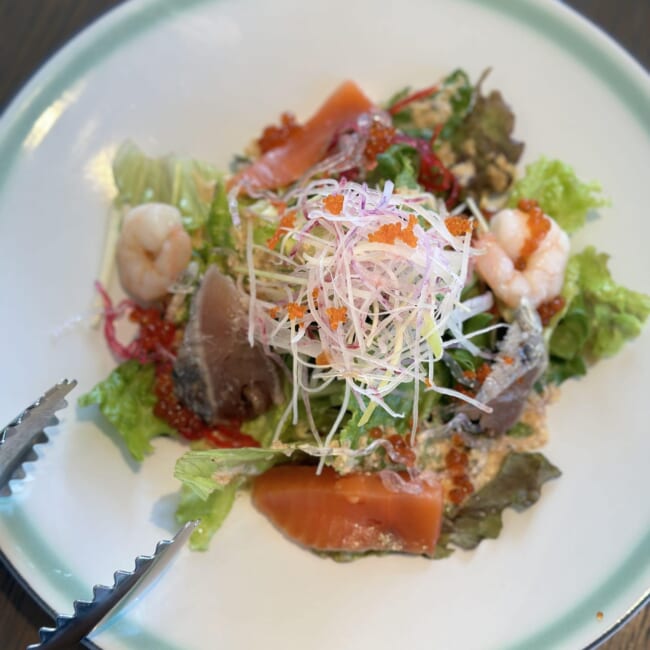 ハンマーヘッド2階 シーフードレストラン　COLONIAL BEACH（コロニアルビーチ）