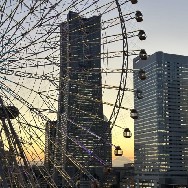 ハンマーヘッド2階 シーフードレストラン　COLONIAL BEACH（コロニアルビーチ）