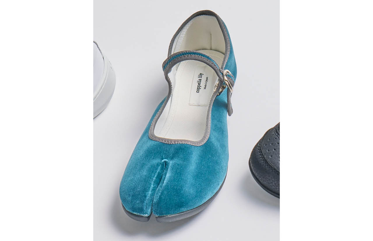 【coppelia lily】￥13200／丸五 ウェルネス推進部（マルゴ）