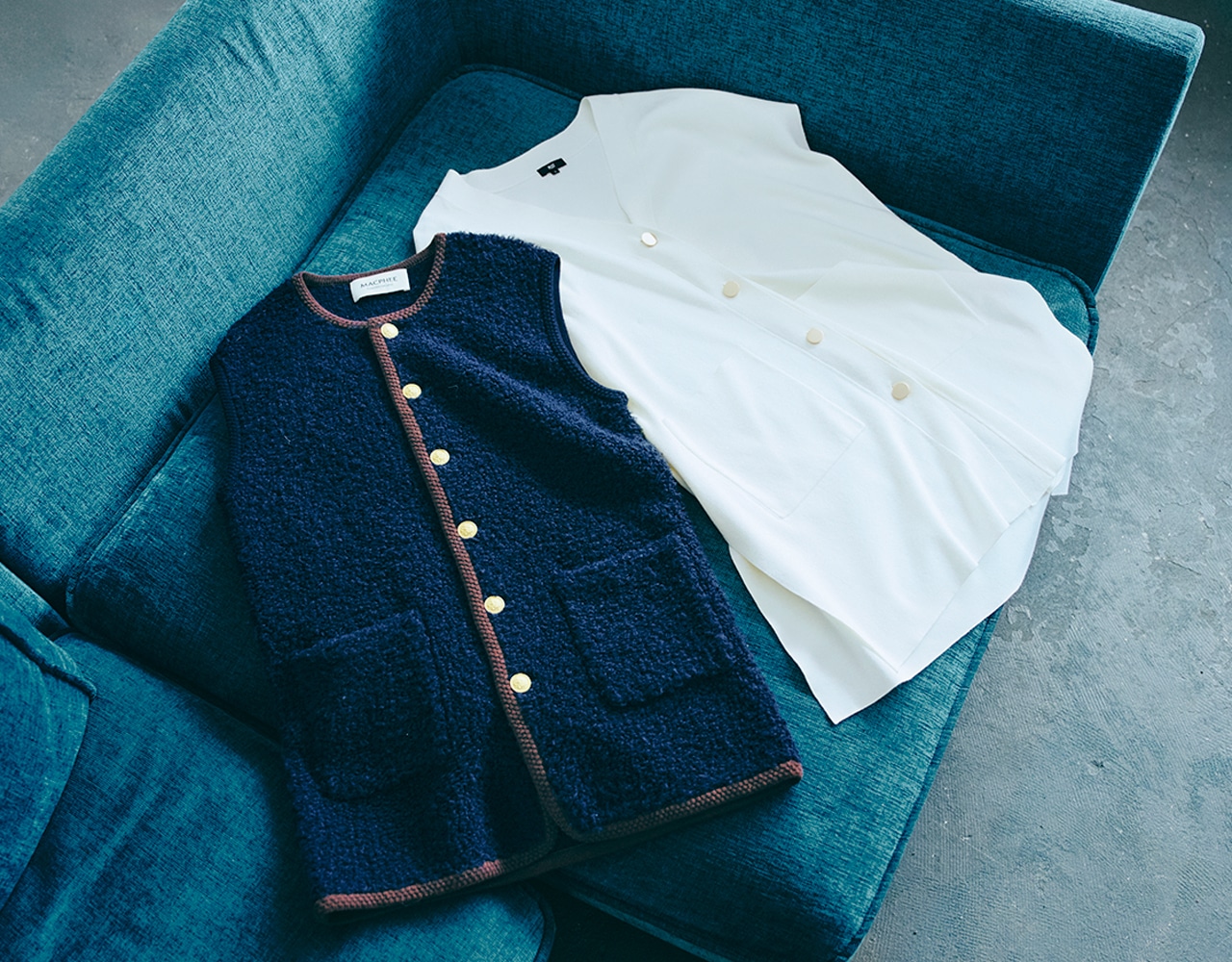 おすすめの「ボタンつきベスト」２つ