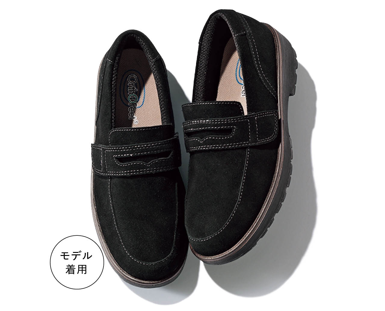 オーソフィートの黒スエードの新作