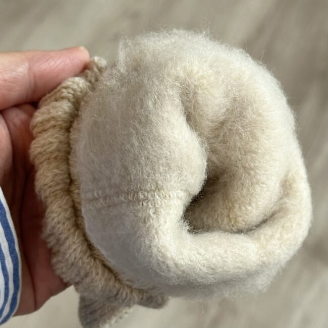 ダイソーの吸湿発熱素材の裏起毛パイルソックス