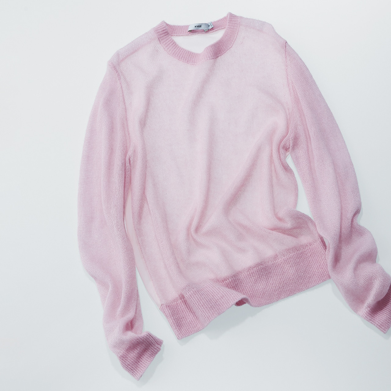 【HYKE（ハイク）】の「透け」ニット ￥33000｜ピンク