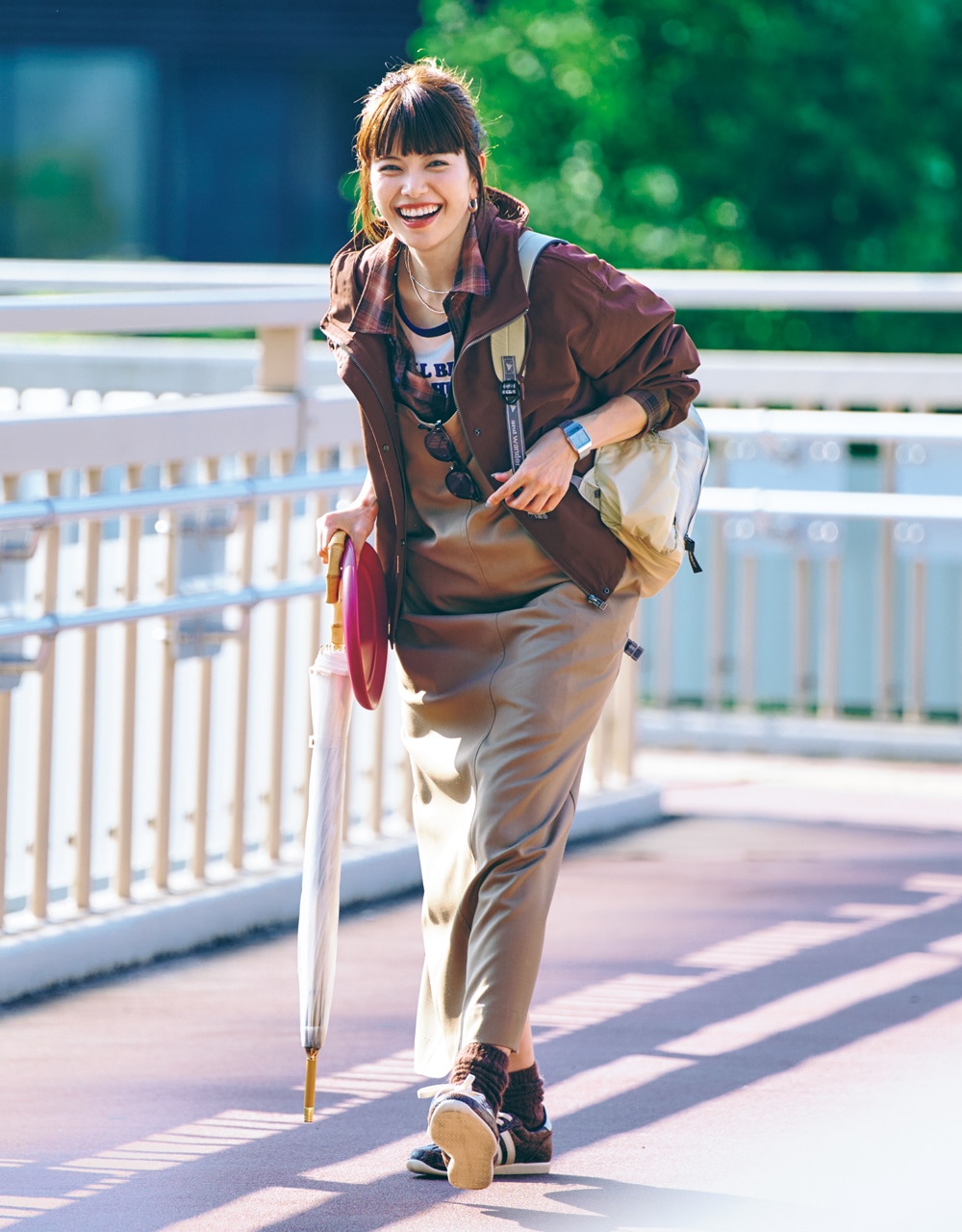 子どもと公園遊び【ブラウンの撥水アウター】ママコーデ 垣内彩未さん