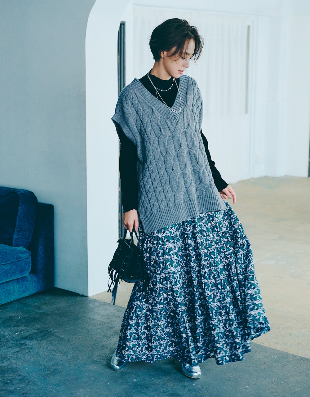 marmors（マルモア）の「ビッグシルエットベスト」コーデ 浅見れいなさん