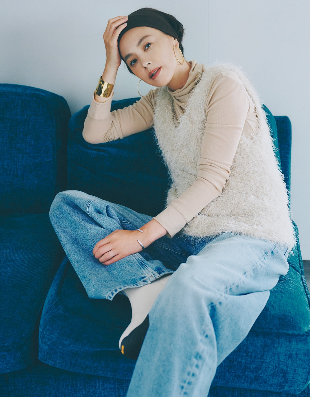 シャギーベストコーデ 浅見れいなさん