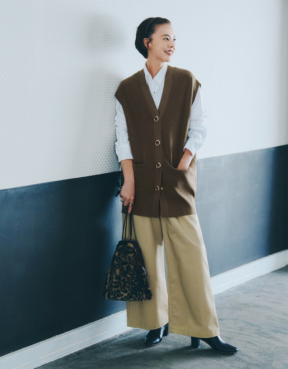 EFFE BEAMS（エッフェ ビームス）の「ボタンつきベスト」コーデ 浅見れいなさん