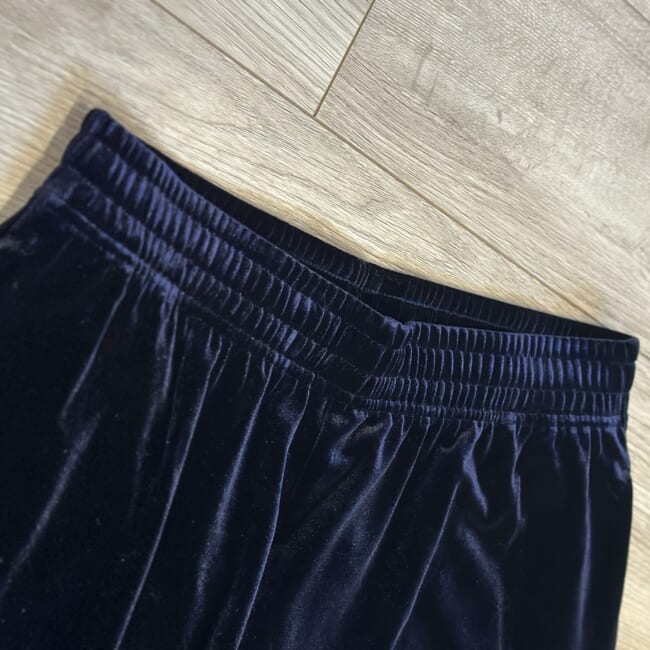 ユニクロの「ソフトベロアイージーパンツ」