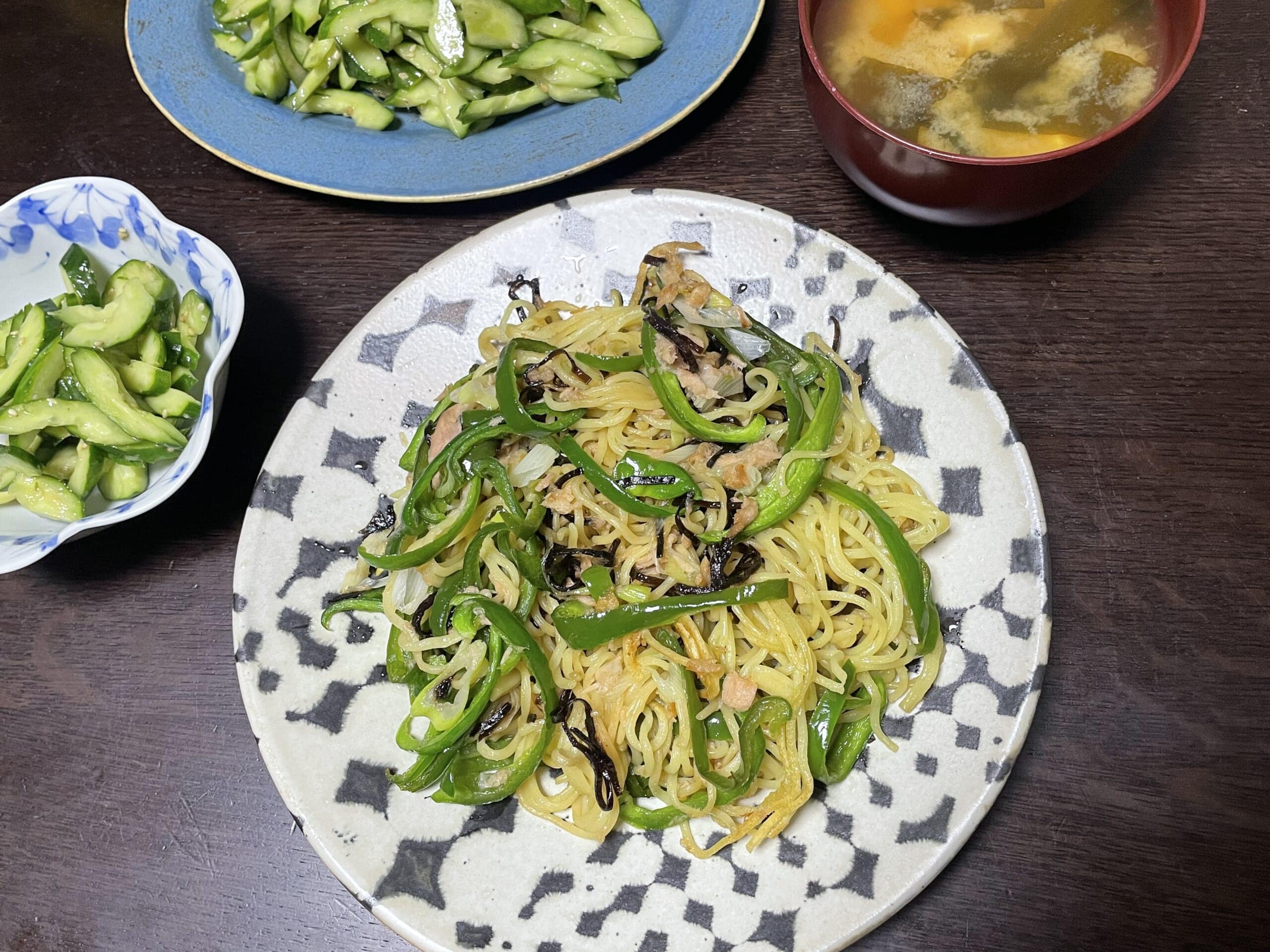 市瀬悦子さんのレシピ「ツナとピーマンの焼きそばチャンプルー」を40代主婦が作ってみた写真。