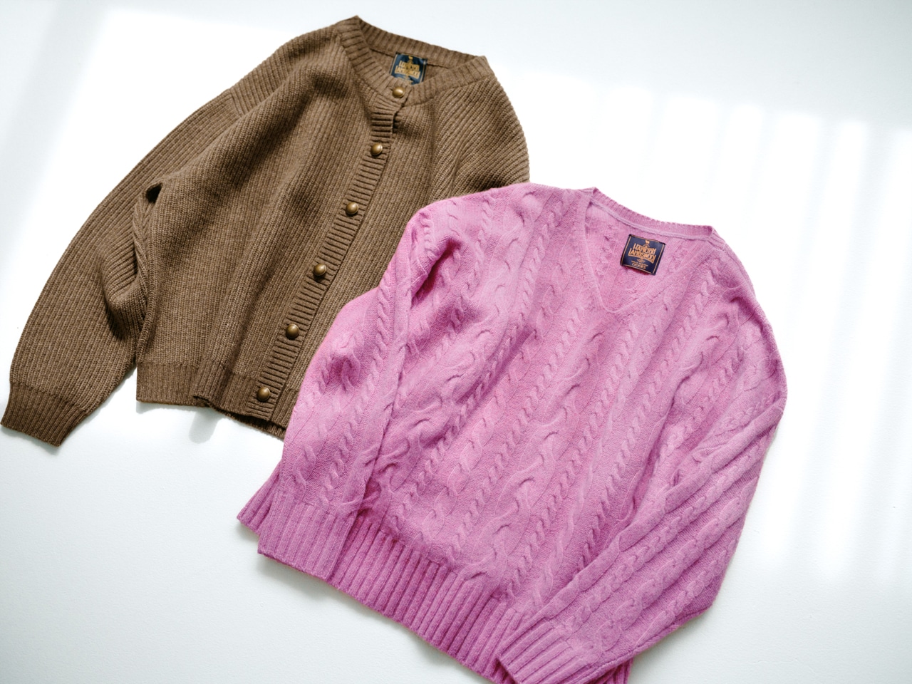 アーバンリサーチ ドアーズ「ハミルトン ウール ニット」カーディガン、Vネックニット