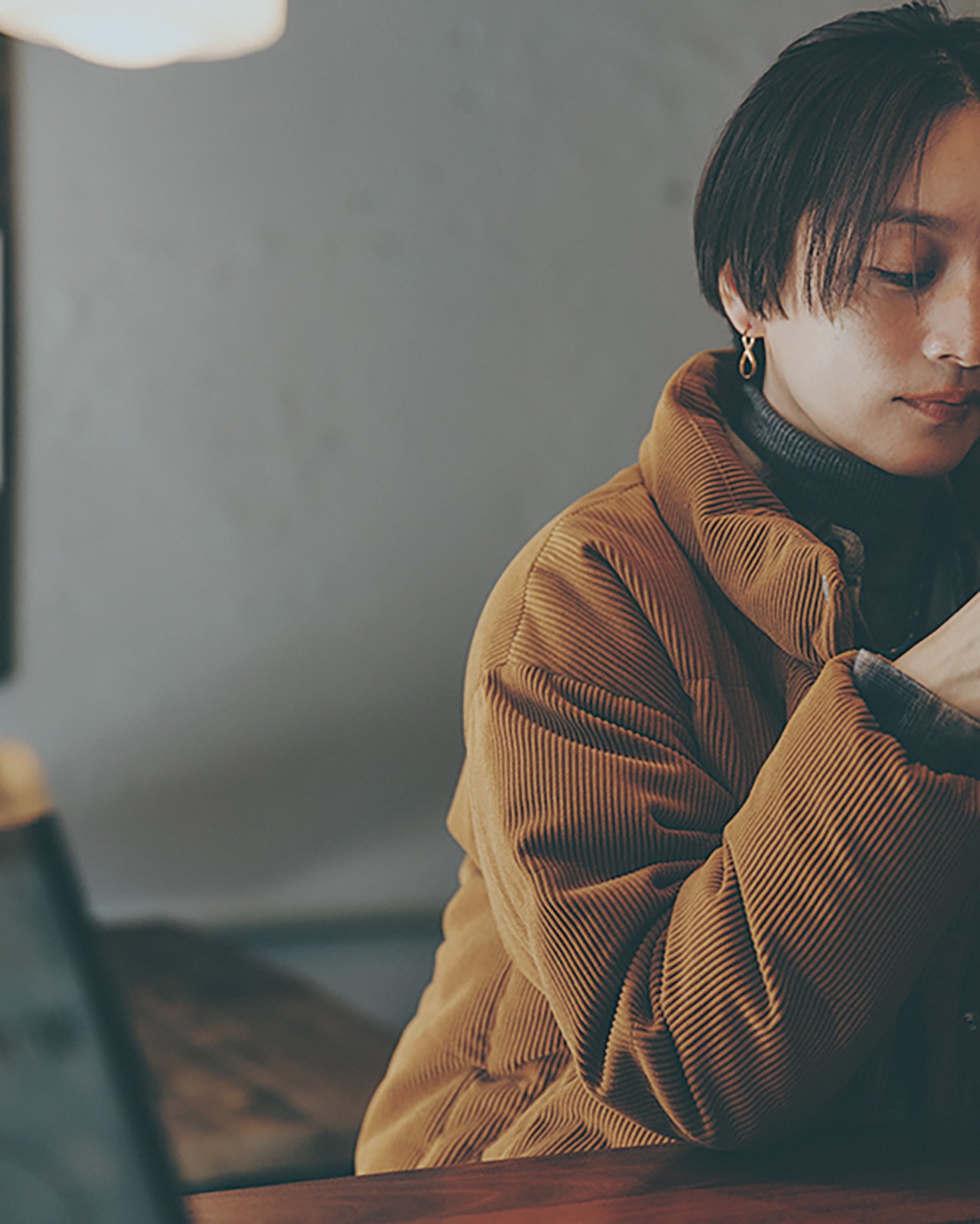 高山都さんCORDUROY SHORT 
DOWN JACKET W着用イメージ3