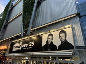 oasis fan store MIYASHITA　PARK