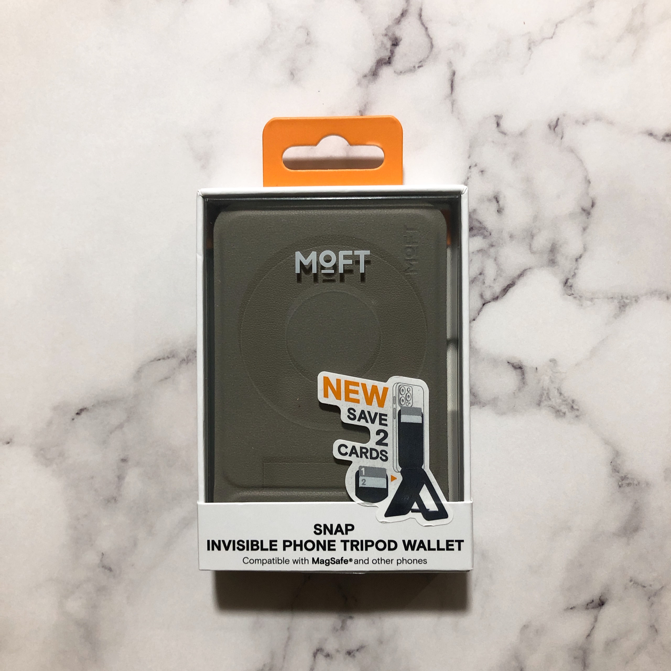 iPhone16e　ストラップ　art of black　パラコード　moft 8 in 1 ESR スマホケース　保護フィルム　画面　magsafe