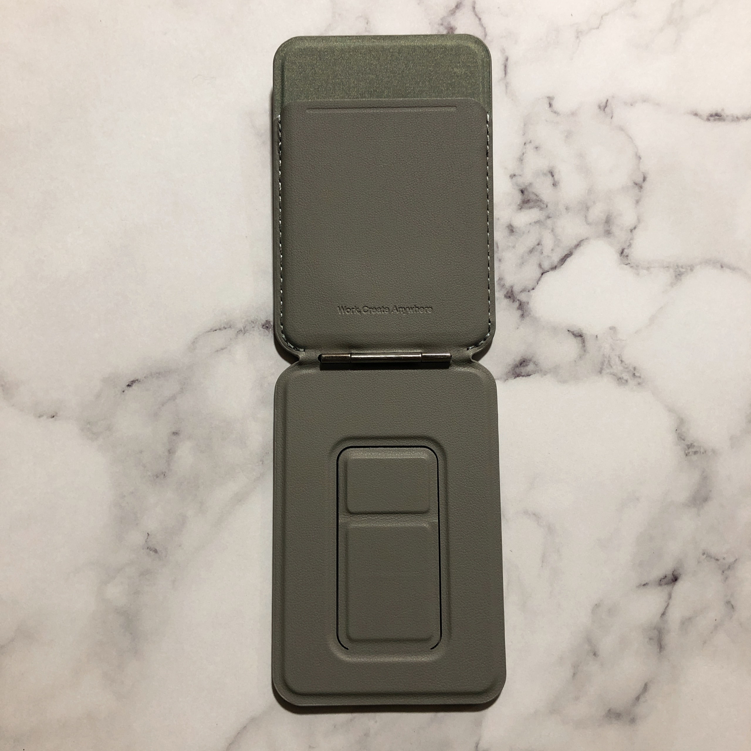 iPhone16e　moft 8 in 1 ESR スマホケース　保護フィルム　画面　magsafe