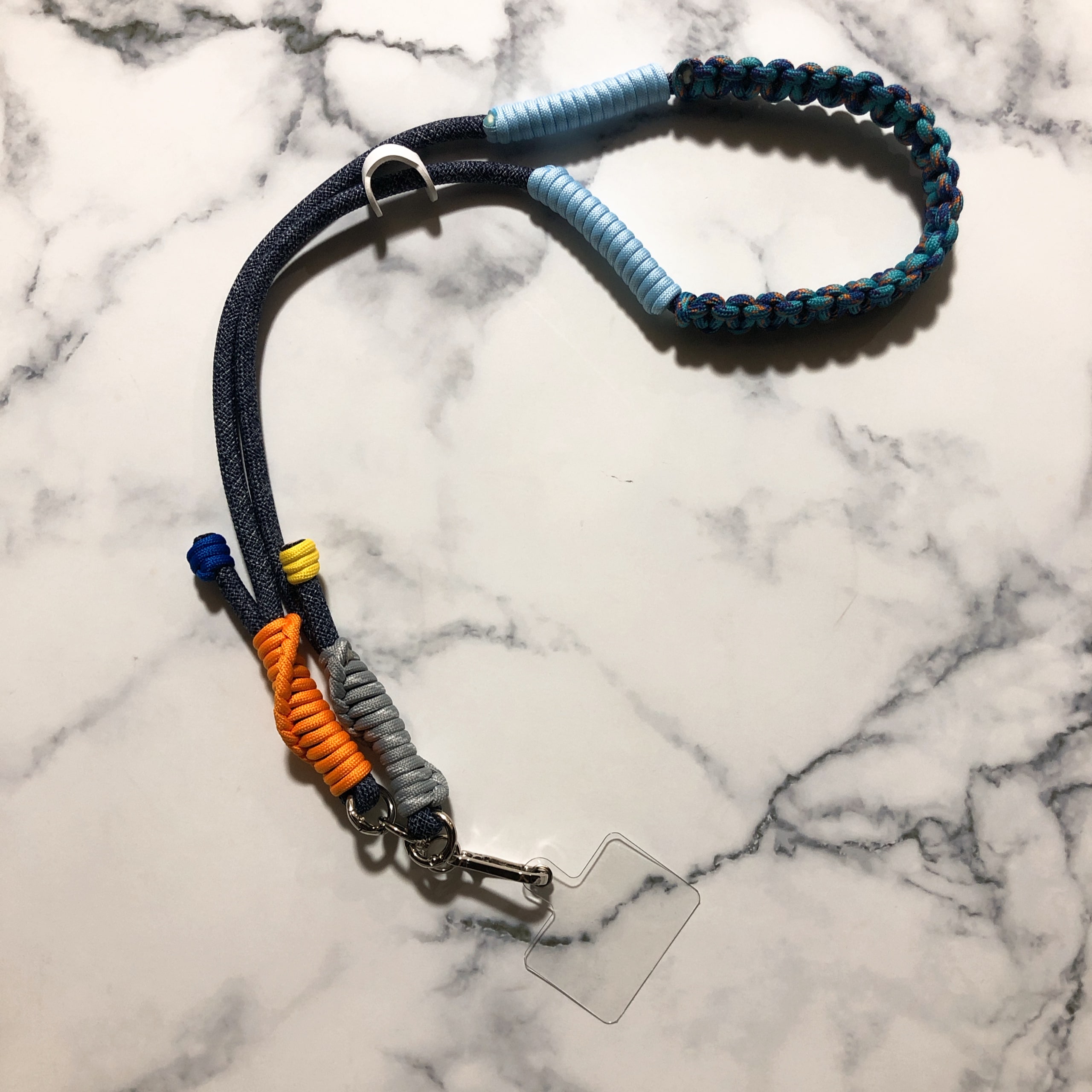 iPhone16e ストラップ art of black パラコード moft 8 in 1 ESR スマホケース 保護フィルム 画面 magsafe