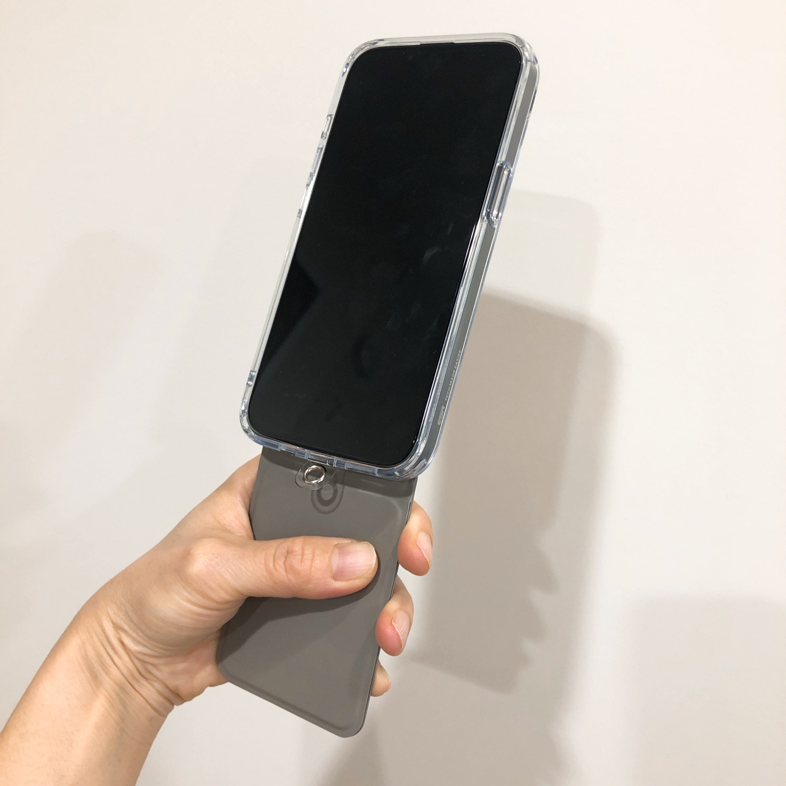 iPhone16e　moft 8 in 1 ESR スマホケース　保護フィルム　画面　magsafe