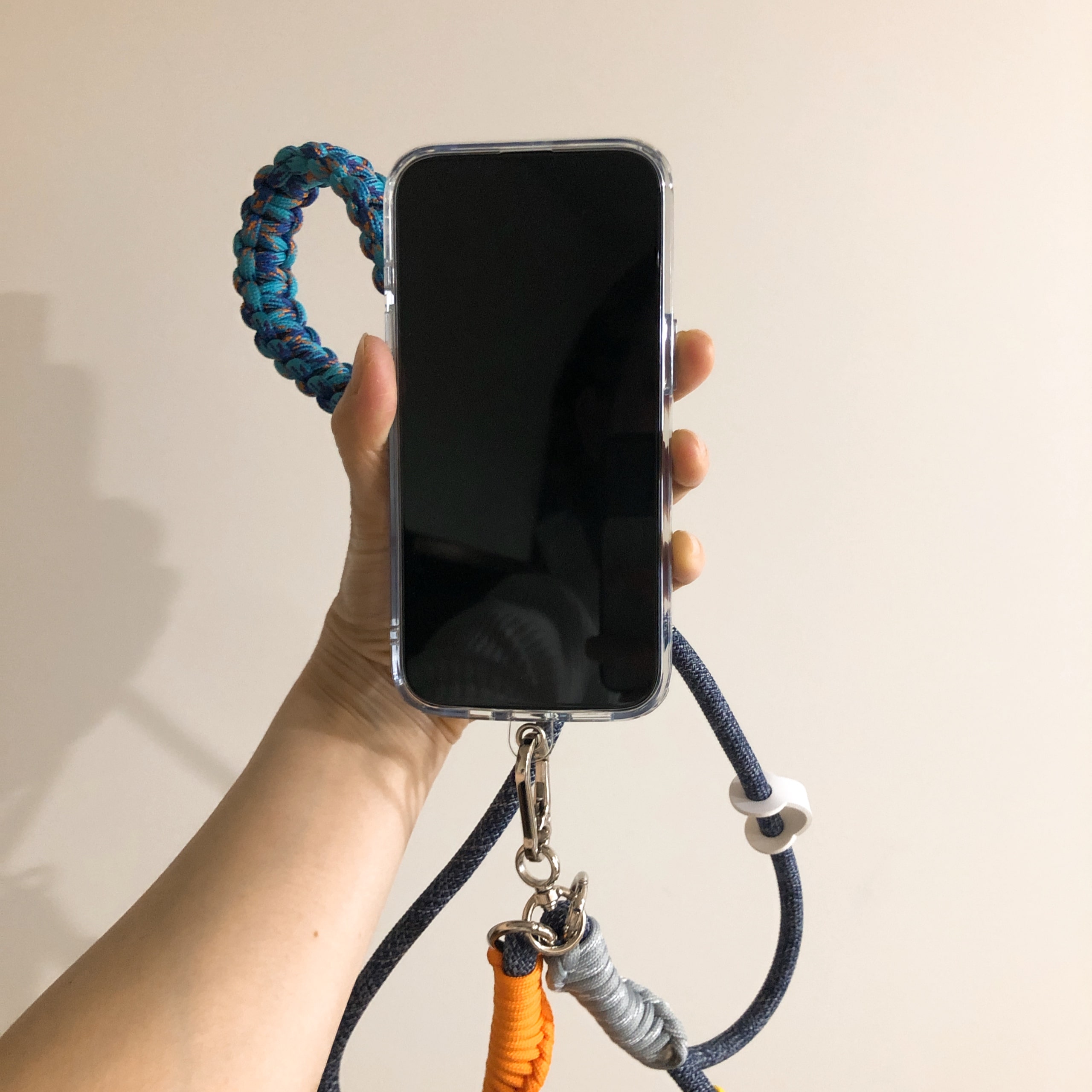 iPhone16e ストラップ art of black パラコード moft 8 in 1 ESR スマホケース 保護フィルム 画面 magsafe