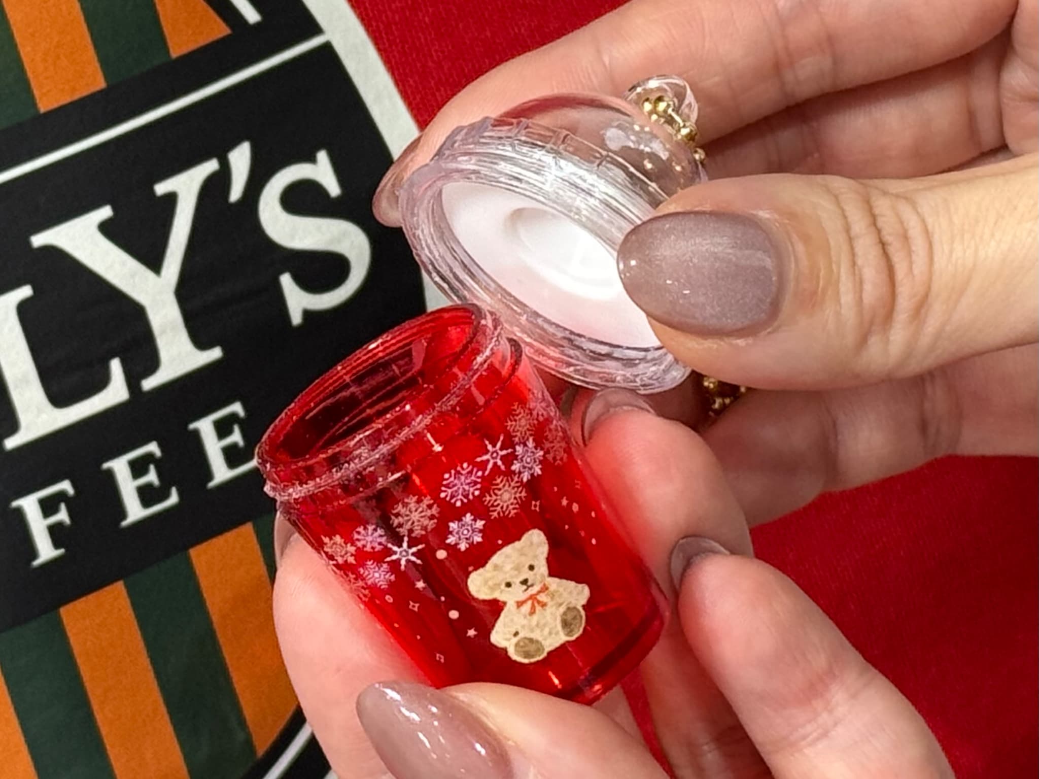 タリーズ「ホイップミニカップキーチェーン（ホリデー）」ふたあき