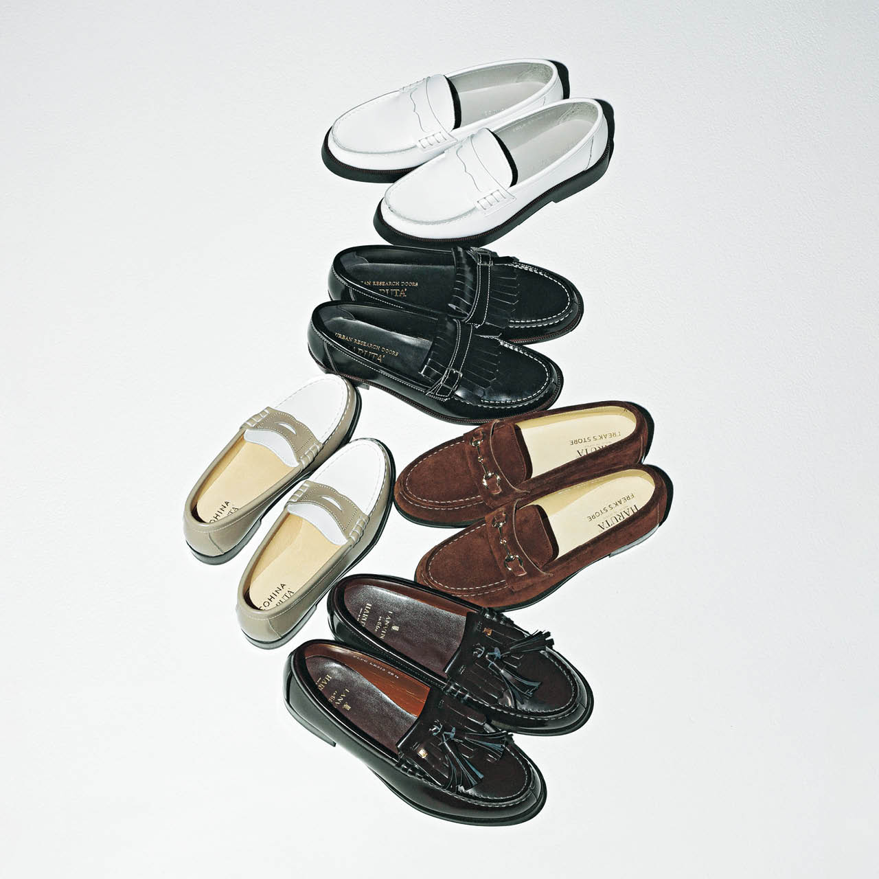 ハルタと、アパレルブランドの別注モデル