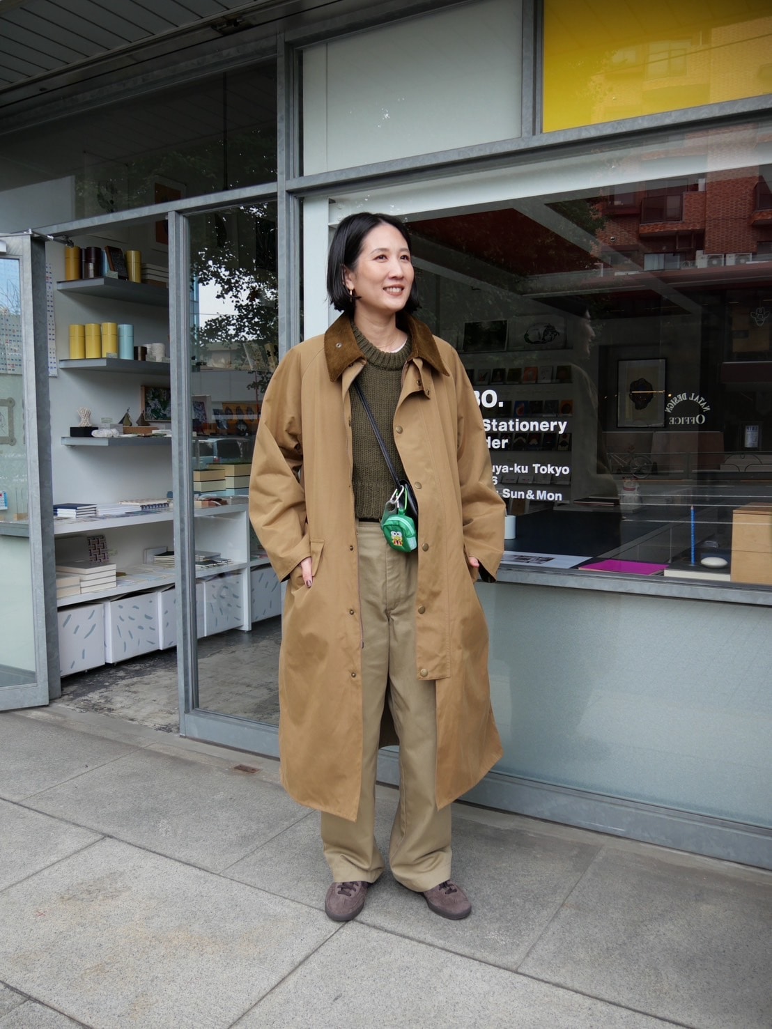 スニーカー　adidas Exclusive GAZELLE INDOOR （アーバンリサーチ ドアーズ 別注の アディダス オリジナルス「ガゼルインドア」）スタイリスト高橋美帆さん着用全身コーディネート