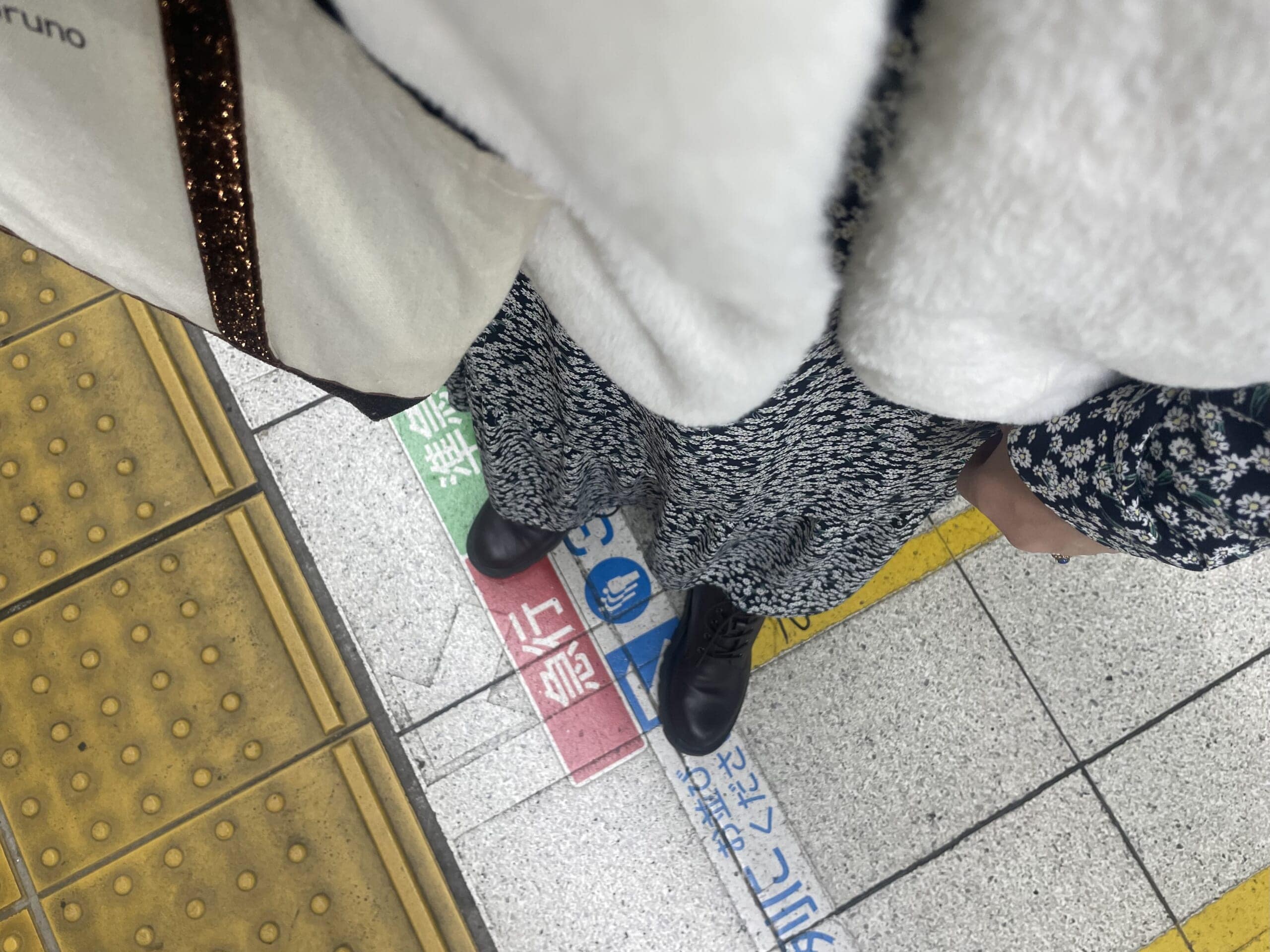 40代主婦の2025年10月下旬コーデ。足元写真その5