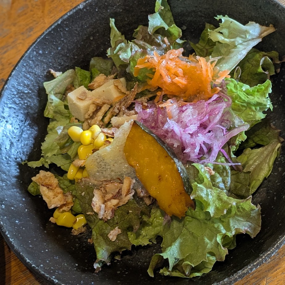 MADOYAMA　ランチ　サラダ