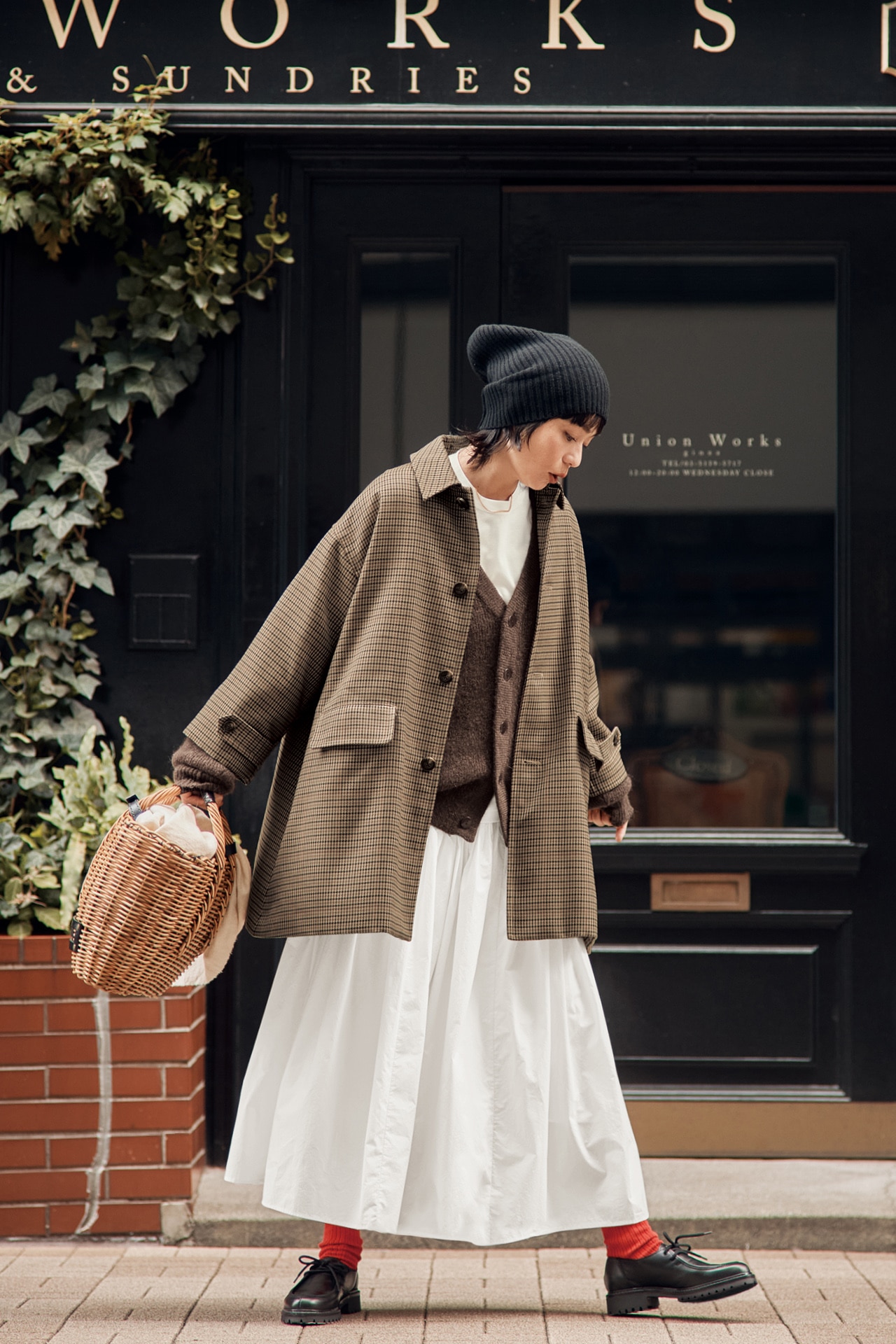 竹下玲奈さんのLEE限定 12closet（トゥエルブクローゼット）【石上美津江さんコラボ】中綿チェックステンカラーコートのコーデ