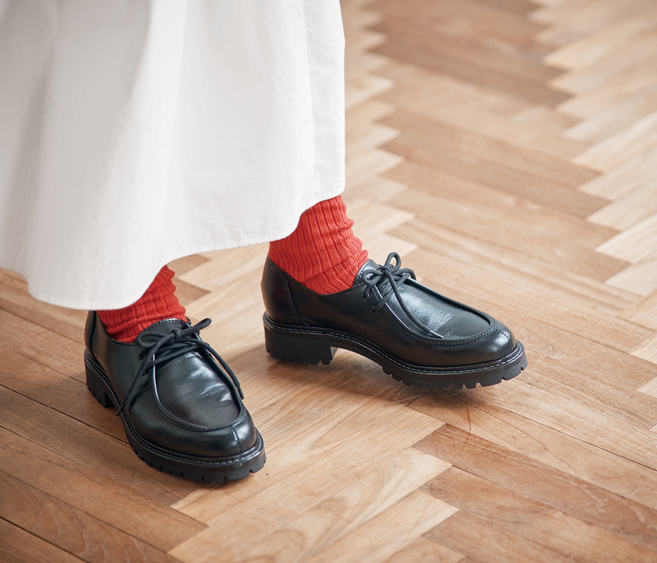 竹下玲奈さんのENESS（エネス）【石上美津江さんセレクト】チロリアンシューズのコーデ