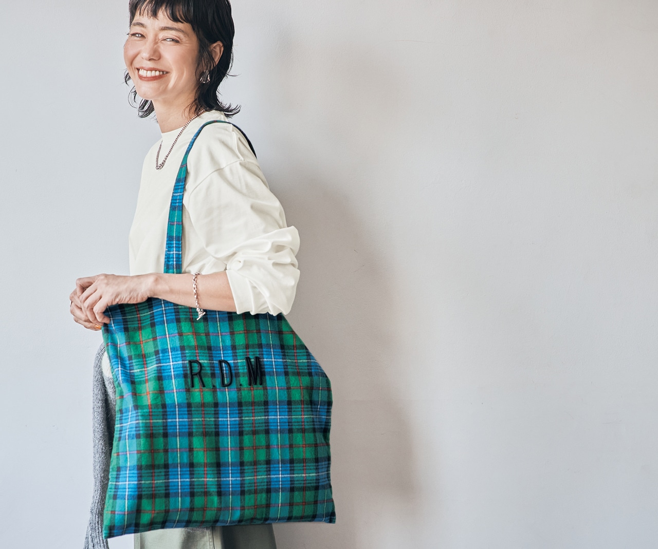 竹下玲奈さんのLEE限定 R&D.M.Co-（アールアンドディーエムコー）【洗える】【石上美津江さん別注】R.D.M EMBROIDERY TOTE BAGのコーデ