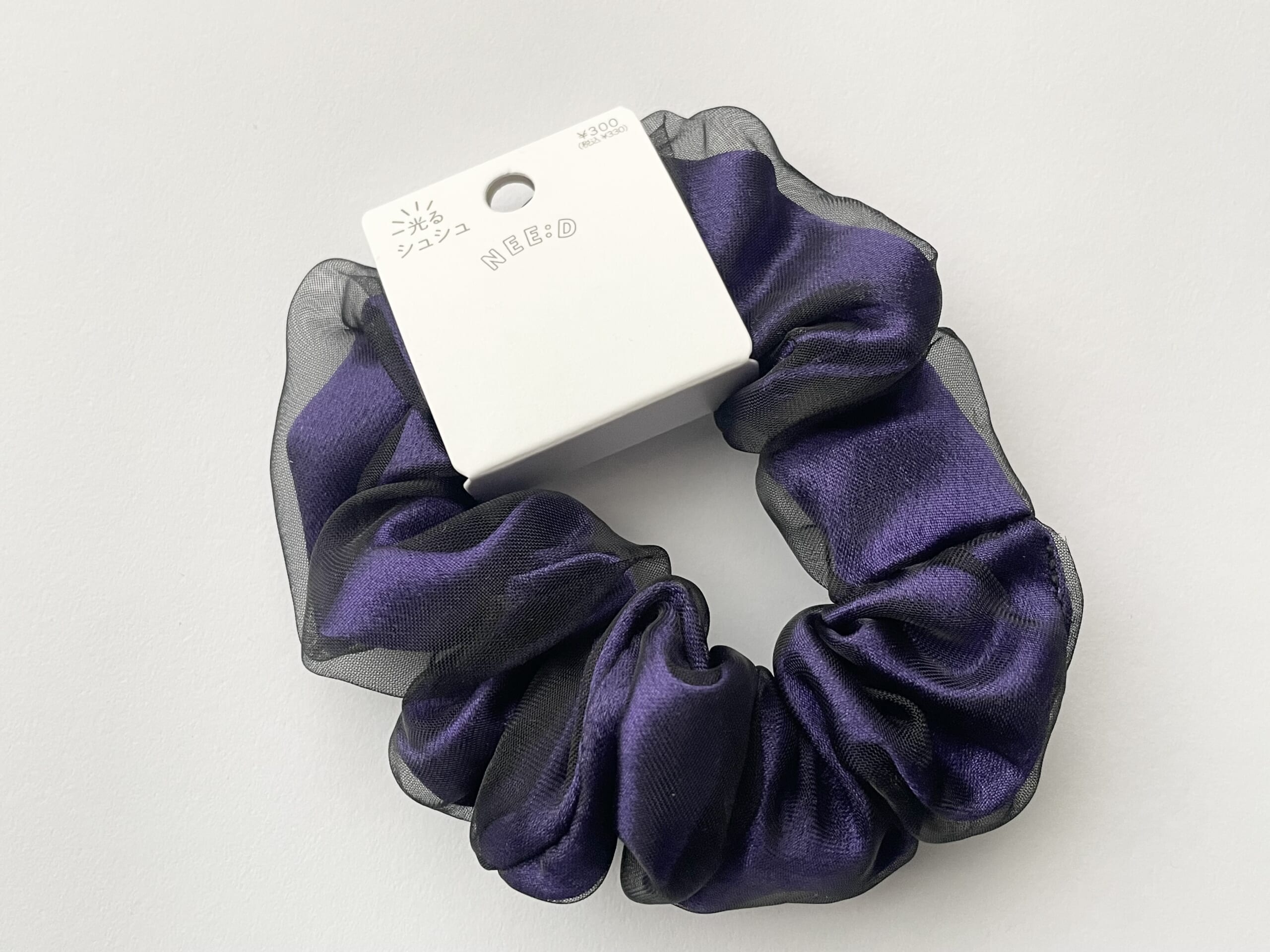 3COINS（スリーコインズ）の光るシュシュ