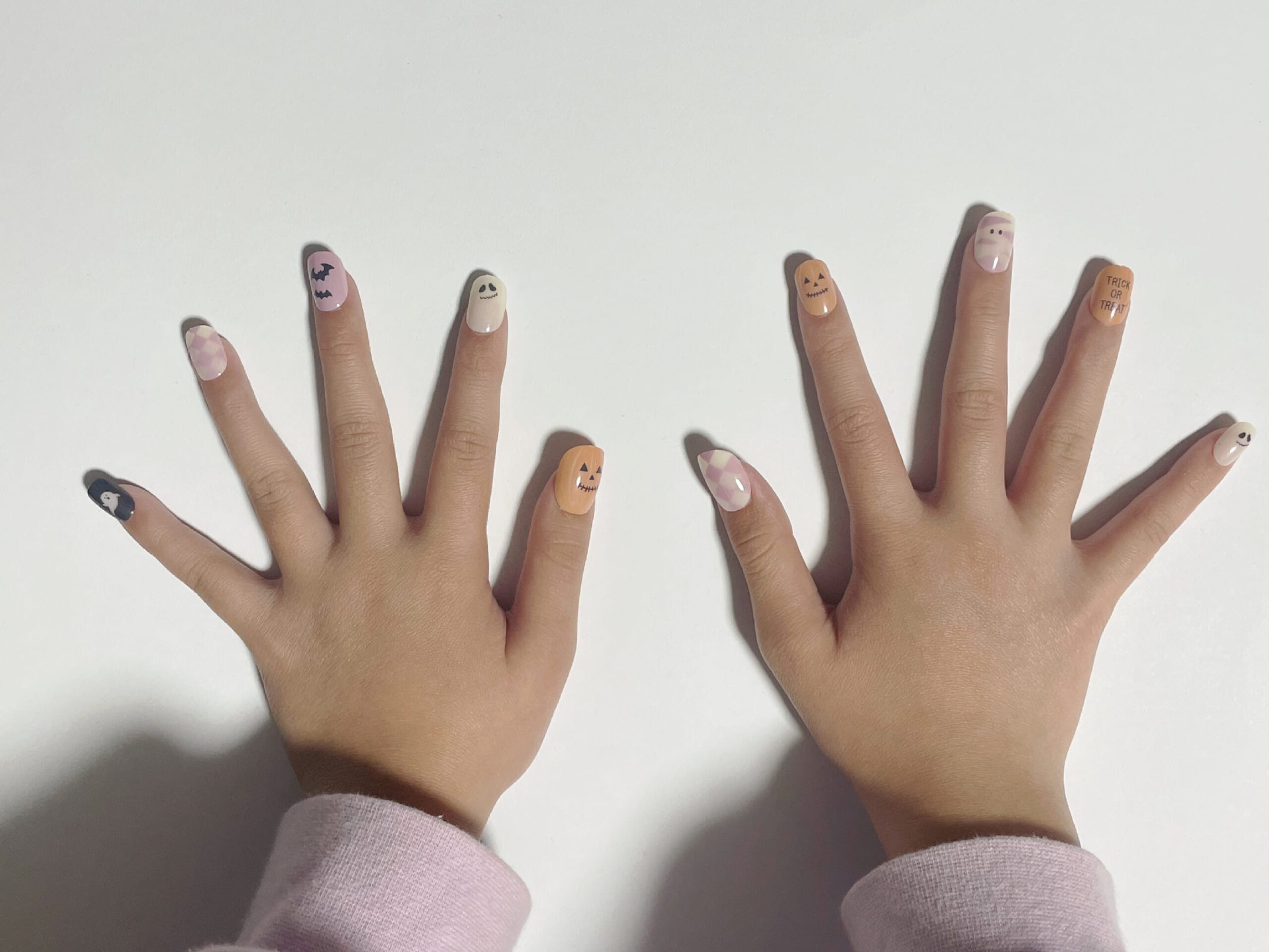 3COINSのKIDSネイルチップを装着したところ