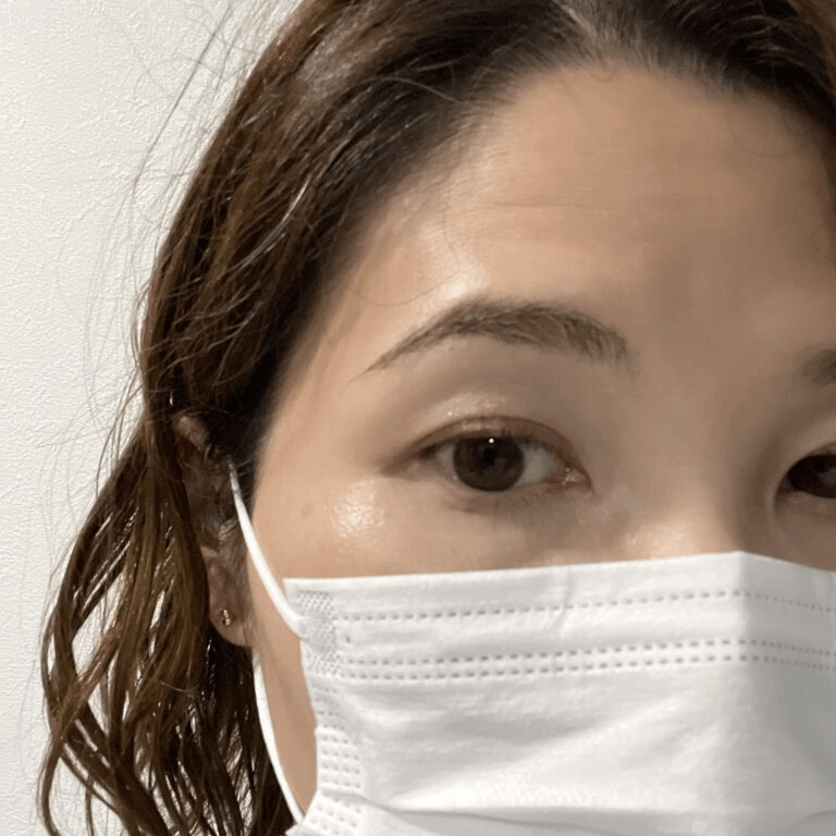 SUQQU「クリーミィ カバー コンシーラー」目元に塗りマスクをしたところ