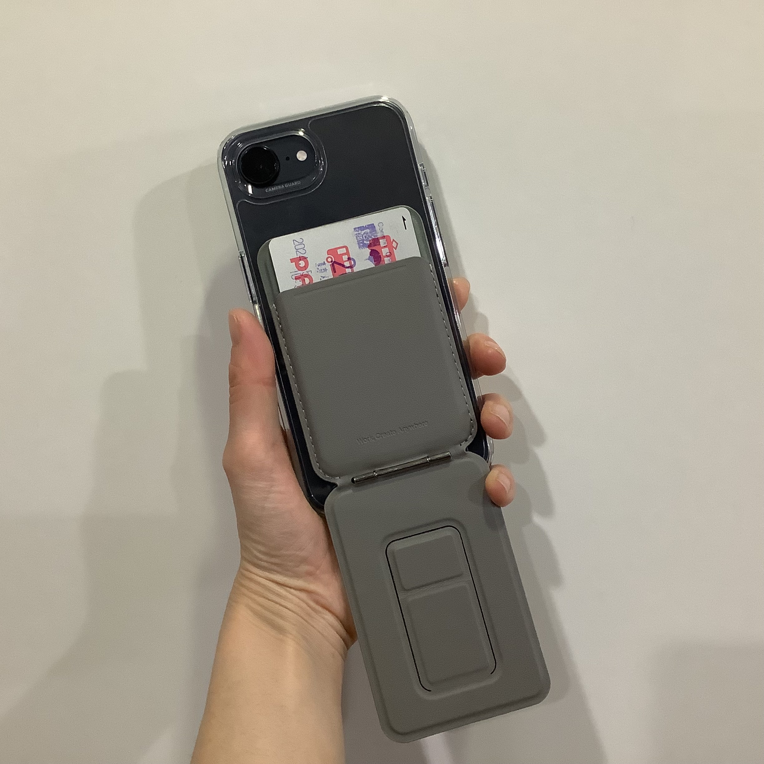 iPhone16e　ストラップ　art of black　パラコード　moft 8 in 1 ESR スマホケース　保護フィルム　画面　magsafe