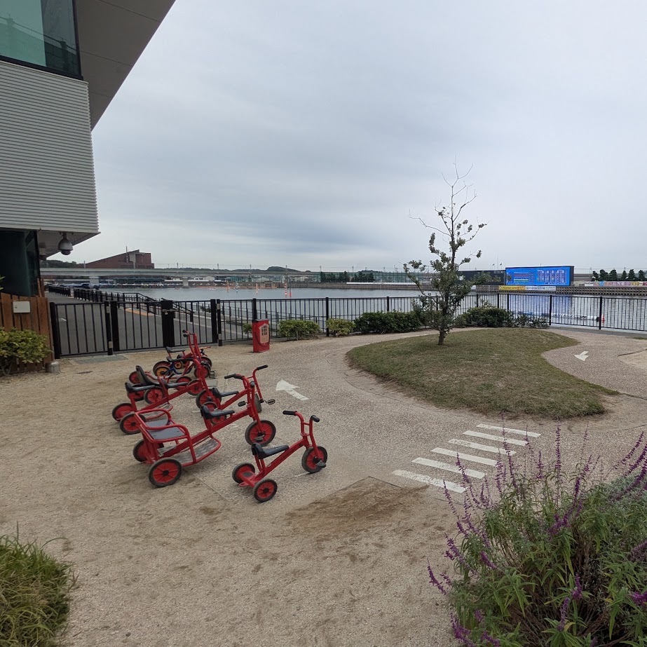 競艇場　となりの遊び場　　モービィ常滑