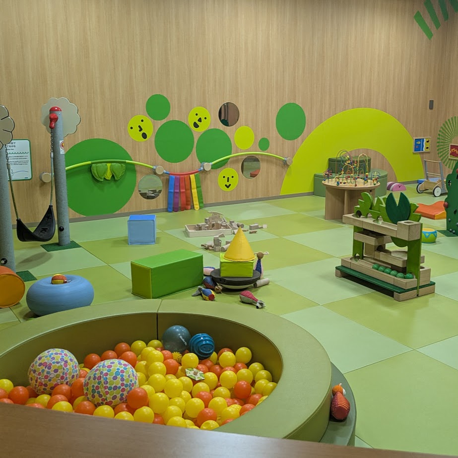 小さい子向けエリア　Mooovi常滑　LEE１００人隊コポ