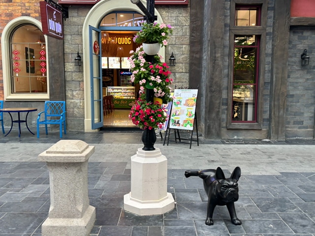 ヴィンワンダーズ フーコック内の飲食店の写真