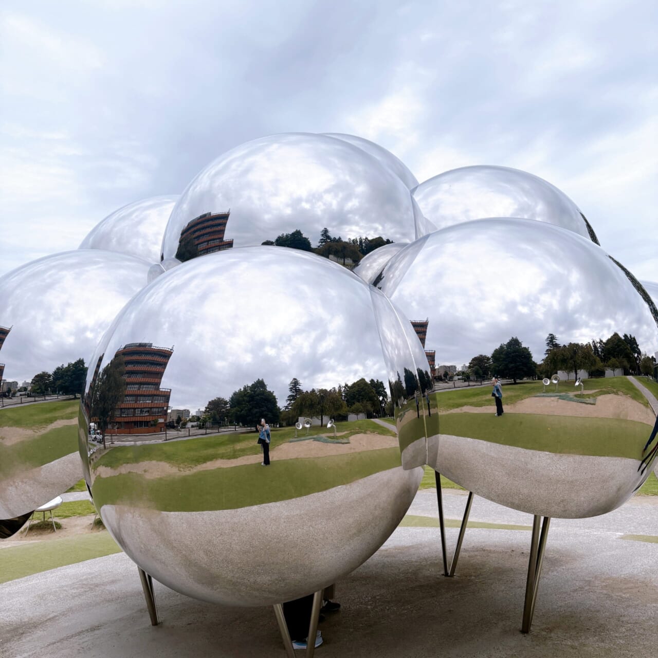 金沢21世紀美術館 銀の玉 球体のパビリオンまる