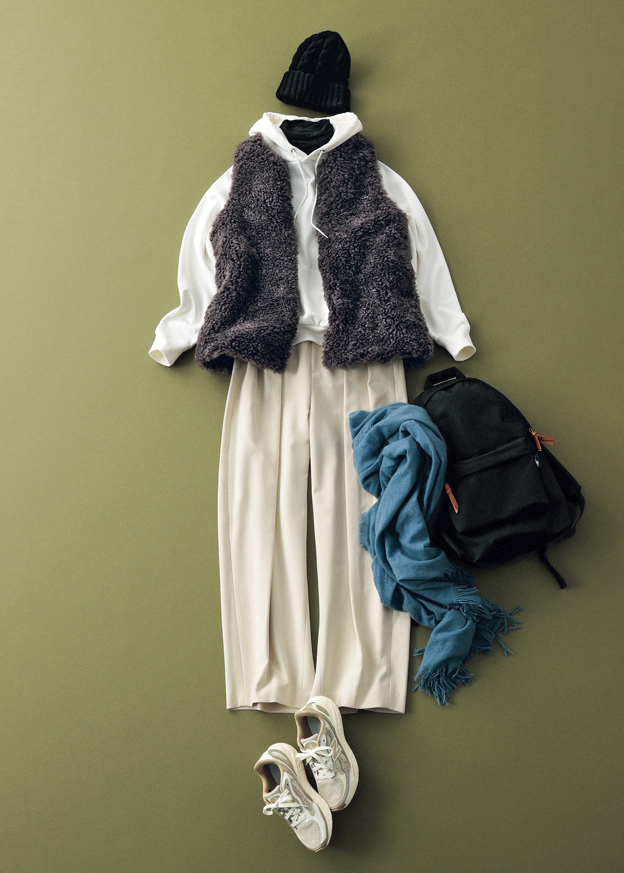 LEE DAYS限定 Curensology(カレンソロジー)【LEE別注】リバーキルトファーベストとPOLO RALPH LAUREN(ポロ ラルフ ローレン)POLY BACK PACKとNew Balance(ニューバランス)Fresh Foam Arish v4のコーデ