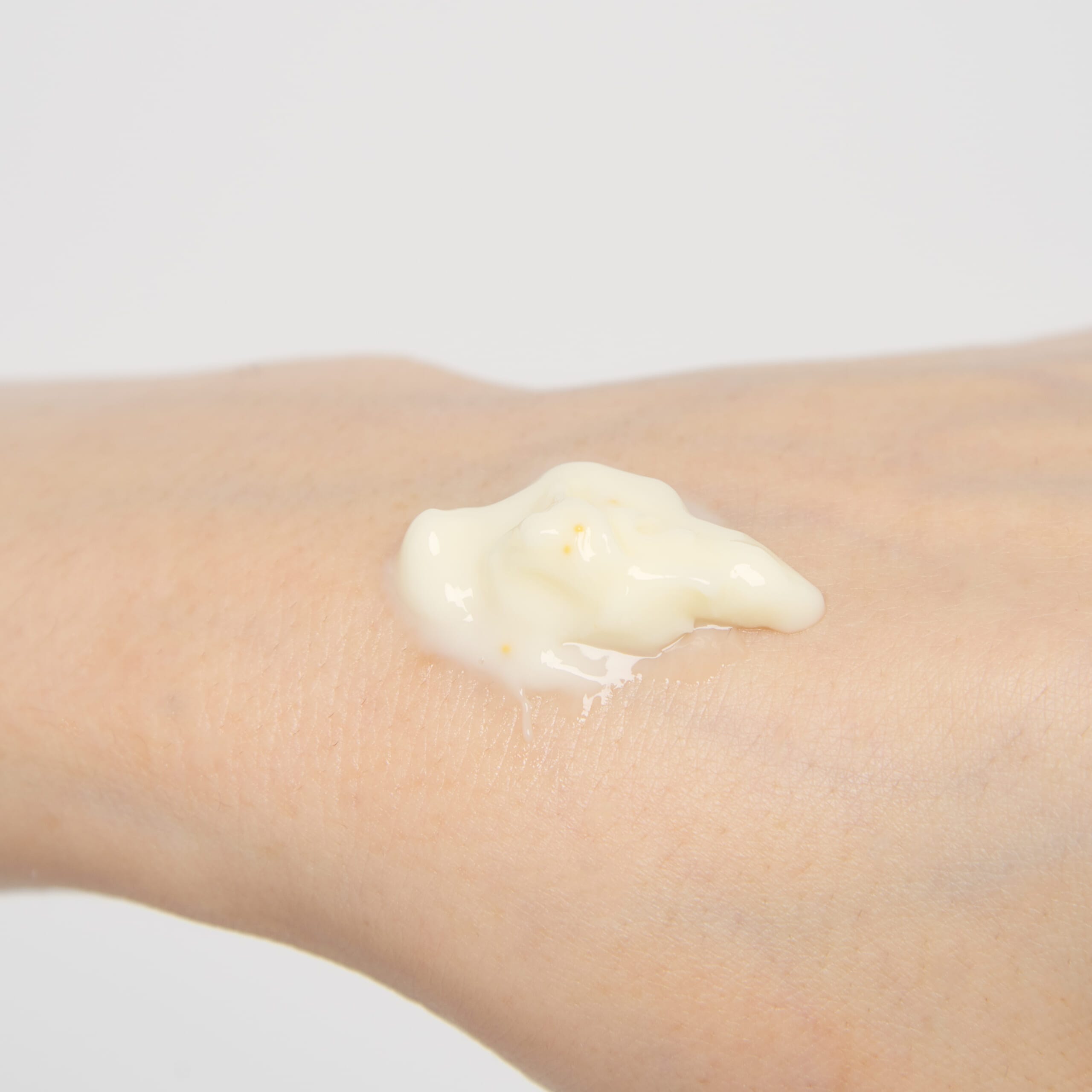 ぷるぷるのババロアのような、濃密なクリーム。